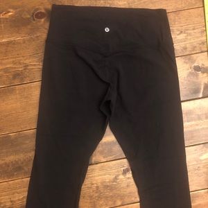 GUC Lululemon Align 21” Crop Leggings. Size 10